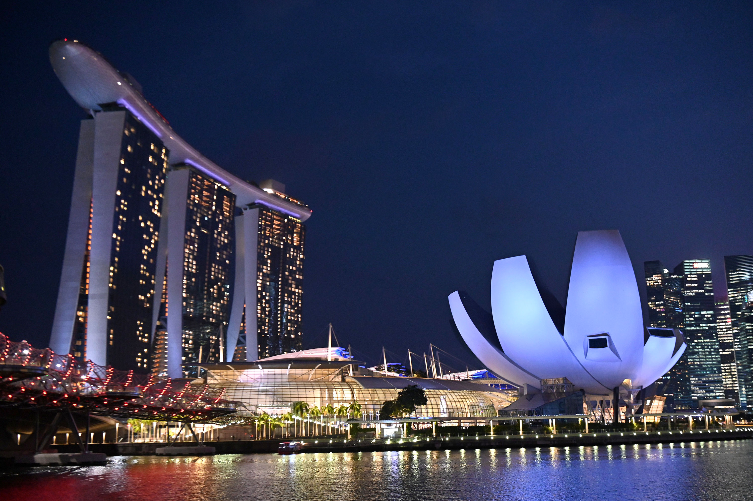 Сингапур. Marina Bay Sands Моше Сафди. Сингапур Марина Бэй Сити. Сингапур Марина Бэй Сэндс деревья. Сингапур отель Ладья.