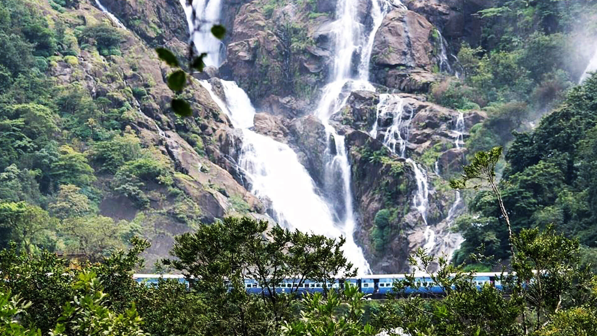 Dudhsagar Falls - Location, Photos, Timings, How to Reach | Adotrip Dudhsagar Falls - Location, Photos, Timings, How to Reach | Adotrip