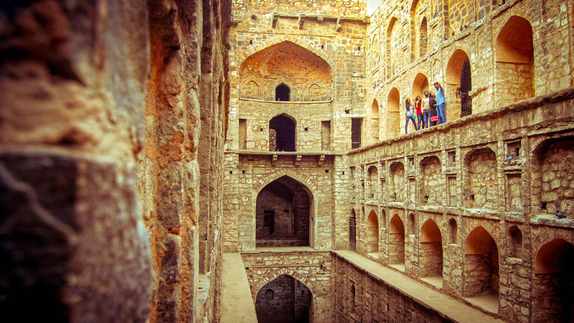 Agrasen_Ki_Baoli_Attractions
