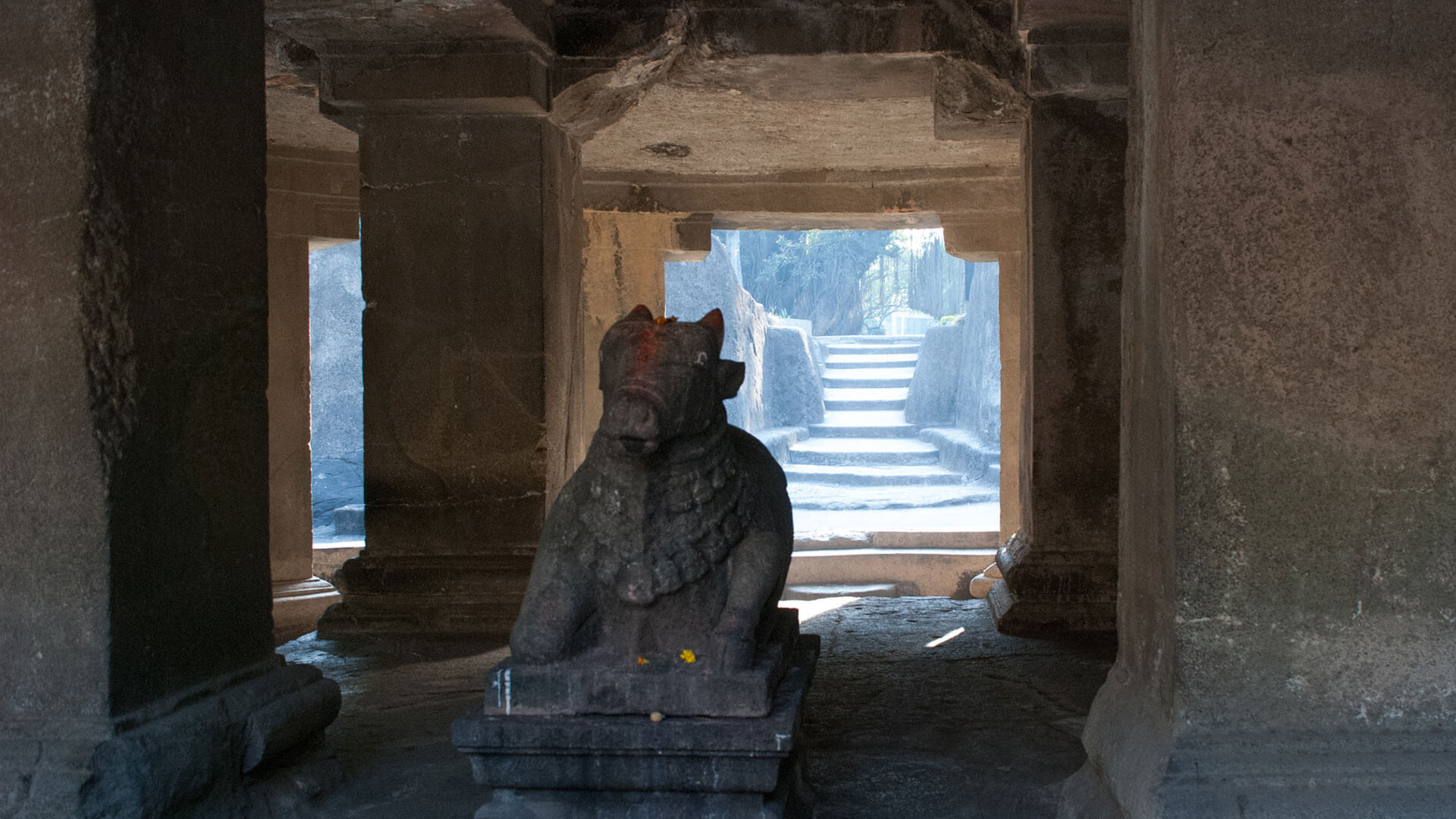 Pataleshwar_Cave_Temple_Attractions