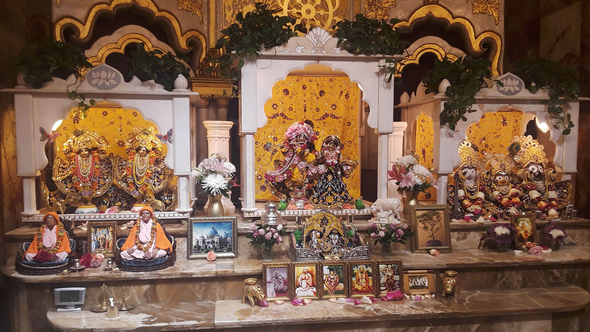 Shri_Banke_Bihari_Mandir_Attractions