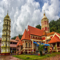 Shri_mangeshi_temple_Attractions
