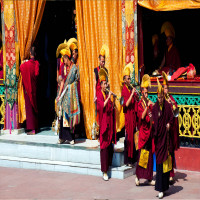 Losar_Festival_Atractions_Dance. اللوزار